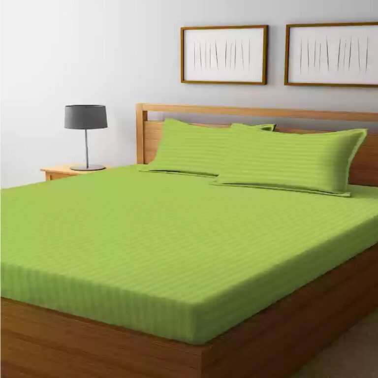 Pachet husa de pat cu elastic si fete perna 50x75 cm - Finet damasc saten, verde fistic