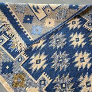 Covor tesut - Decor traditional, fond albastru si nuante de crem – 04 - imagine 4