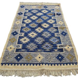 Covor tesut - Decor traditional, fond albastru si nuante de crem – 04 - imagine 13
