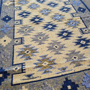 Covor tesut - Decor traditional, fond albastru si nuante de crem – 04 - imagine 7