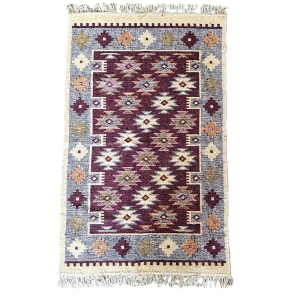 Covor tesut - Decor traditional, fond bordo si nuante de crem – 04