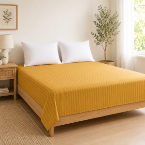 Cearceaf de pat Kotonia Home Deco, 100% bumbac, Damasc Saten, dimensiune dungi 1 cm, Mustar