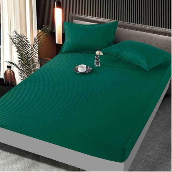 Husa de pat cu elastic Kotonia Home Deco, 100% bumbac, Damasc Saten, dimensiune dungi 1 cm, verde smarald
