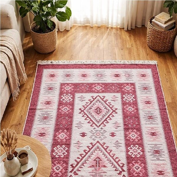 Covor tesut - Decor traditional, fond  rosu cu decoratiuni albe – 07