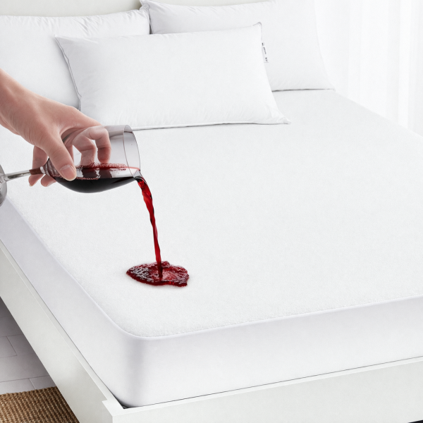 Husa impermeabila pat Kotonia Home – bumbac cauciucat, dimensiune saltea 180×200+30 cm, alb