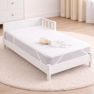 Protectie impermeabila patut bebe Kotonia Home – bumbac cauciucat, dimensiune saltea 60×120 cm, alb