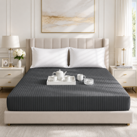 Husa de pat cu elastic Kotonia Home Deco, 100% bumbac, Damasc Saten, dimensiune dungi 1 cm, Gri antracit