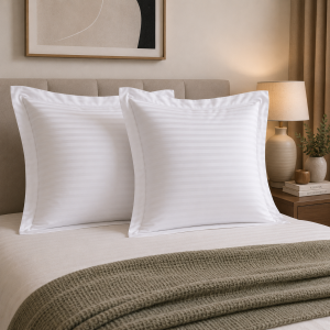 Set 2 Fete de perna Kotonia Home Hotel - Damasc cu dungi late de 2 cm cu rame decorative Oxford, 100% bumbac, alb - imagine 2