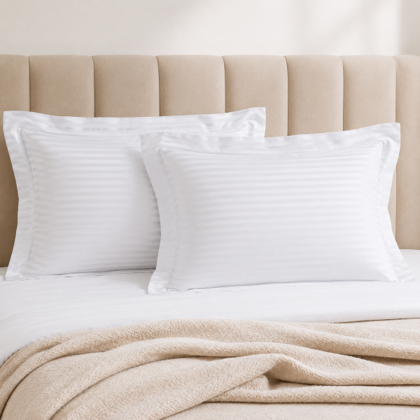 Set 2 fete perna Kotonia Home Hotel - Damasc cu dungi de 1 cm cu rame decorative Oxford, 100% bumbac, alb