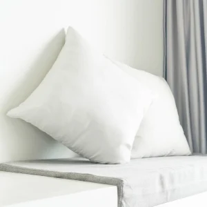 Pachet 2 perne Kotonia Home - 40x40 cm,  cu umplutura puf siliconizat, albe