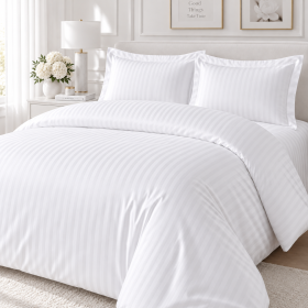 Pachet lenjerie de pat Damasc cu latime dungi 2 cm si pilota de iarna Kotonia Home - King Size, alba