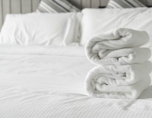 Cearceaf pentru pilota Kotonia Home Hotel - Damasc Saten cu dungi de 0.5 cm, 100% bumbac, alb - imagine 2